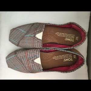 Plaid TOMS